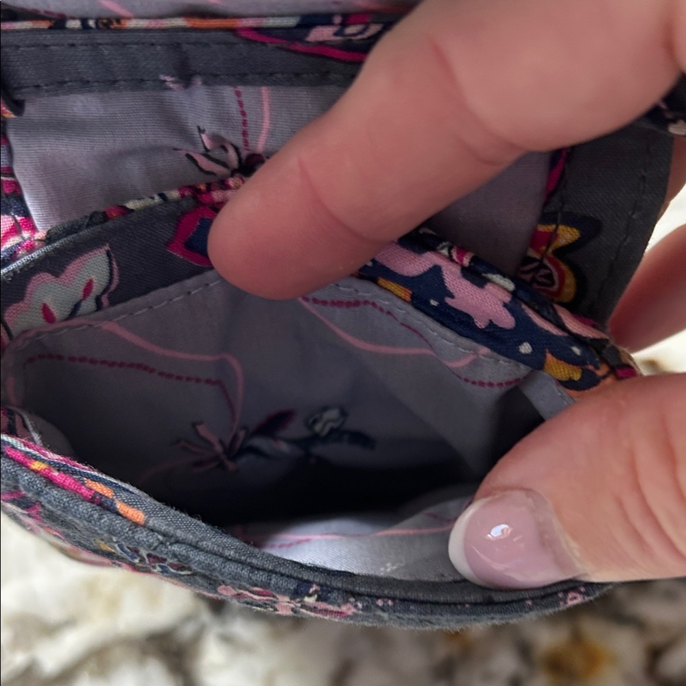 Vera Bradley Quilted Crossbody phone purse - Picture 5 of 7